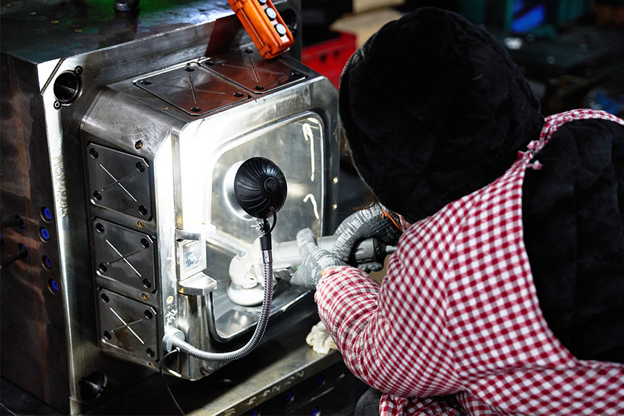 Taizhou Huangyan Haiquan Plastic Mold Co., Ltd.